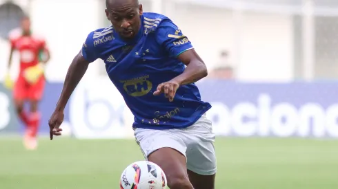 Foto: (Fernando Moreno/AGIF) – Waguininho não está nos planos de Pezzolano no Cruzeiro
