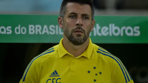 Foto: (Thiago Ribeiro/AGIF) - Paulo Pezzolano recebeu um 'conselho' dos torcedores celestes após um jornalista gaúcho criticar o Cruzeiro