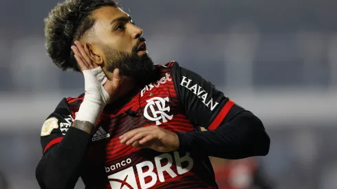 (Photo by Ricardo Moreira/Getty Images)- Nosso craque provocou o rival desta tarde