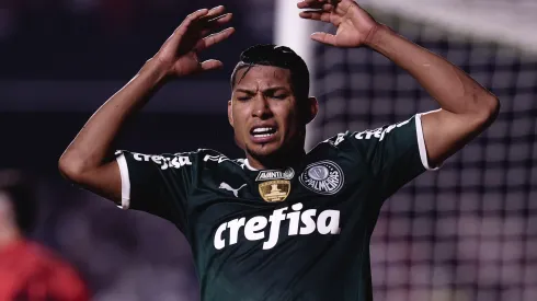 Foto: (Ettore Chiereguini/AGIF) – Destaque do Palmeiras nesta Libertadores, Rony tem sido 'ofuscado' em alguns quesitos por uma peça-chave do Athletico
