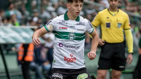 Foto: (Robson Mafra/AGIF) - Sem espaço no Coritiba, Matías Galarza foi elogiado no Paraguai