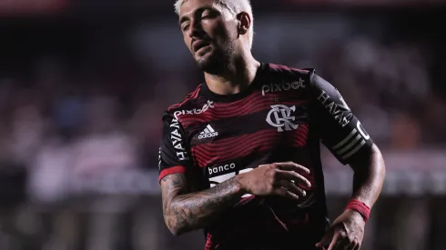 Foto: (Ettore Chiereguini/AGIF) - Arrascaeta foi convocado pela Seleção Uruguaia e desfalca o Flamengo no Brasileirão