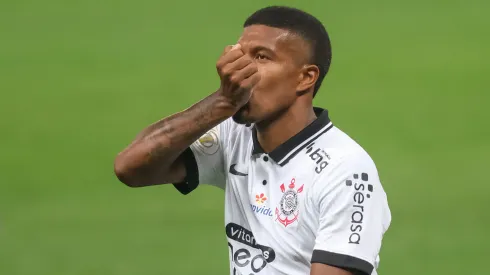 Foto: (Marcello Zambrana/AGIF) – Léo Natel pode render uma 'grana' aos cofres do Corinthians
