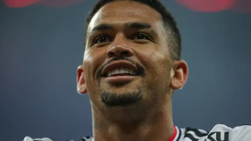 Foto: Pedro H. Tesch/AGIF - Atacante ainda é dúvida para o duelo