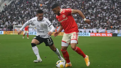 Foto: (Ricardo Duarte/SC Internacional) – Wanderson, do Internacional, reclamou da chegada de Fagner, que repercutiu entre a torcida do Corinthians
