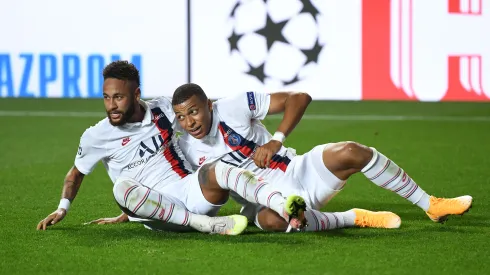 (Photo by David Ramos/Getty Images) – Neymar e Mbappé
