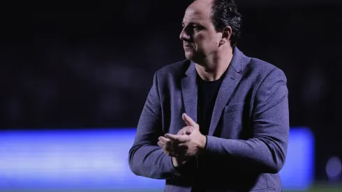 Foto: (Ettore Chiereguini/AGIF) - Campeão da Copa Sul-Americana em 2012, Rogério Ceni pode voltar a levantar o título do torneio como técnico do São Paulo