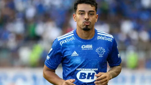 Foto: (Fernando Moreno/AGIF) – Matheus Bidu, que pertence ao Guarani e está emprestado ao Cruzeiro, interessa ao Corinthians
