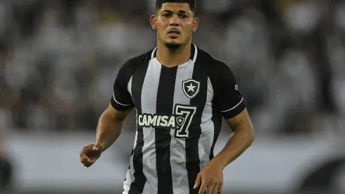 RJ - Rio de Janeiro - 06/06/2022 - BRASILEIRO A 2022, BOTAFOGO X GOIAS - Erison jogador do Botafogo durante partida contra o Goias no estadio Engenhao pelo campeonato Brasileiro A 2022. Foto: Thiago Ribeiro/AGIF