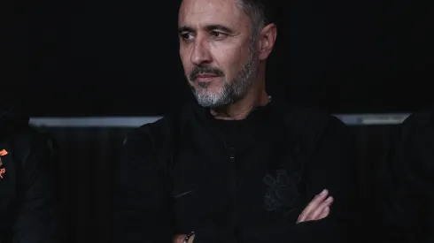 SP - Sao Paulo - 17/08/2022 - COPA DO BRASIL 2022, CORINTHIANS X ATLETICO-GO - Vitor Pereira tecnico do Corinthians durante partida contra o Atletico-GO no estadio Arena Corinthians pelo campeonato Copa do Brasil 2022. Foto: Ettore Chiereguini/AGIF