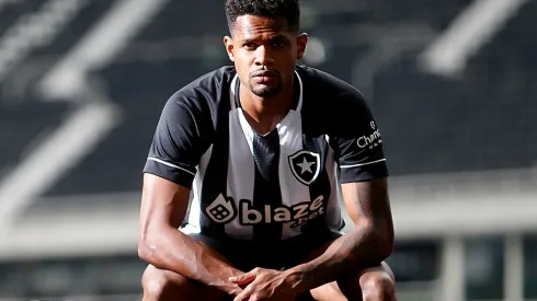 Foto: (Vítor Silva/Botafogo) – Júnior Santos caiu nas graças da torcida do Botafogo na última rodada do Brasileirão
