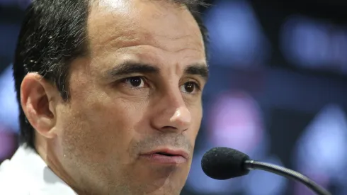 RJ - Rio de Janeiro - 12/01/2017 - Apresentacao de Trauco no Flamengo - Rodrigo Caetano durante apresentacao oficial do jogador Trauco no Flamengo em coletiva realizada no CT Ninho do Urubu Foto: Marcelo Martins/AGIF