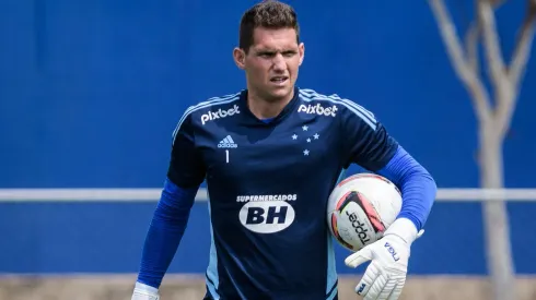 Foto: (Gustavo Aleixo/Cruzeiro) – Rafael Cabral concedeu entrevista coletiva no Cruzeiro nesta segunda (26)
