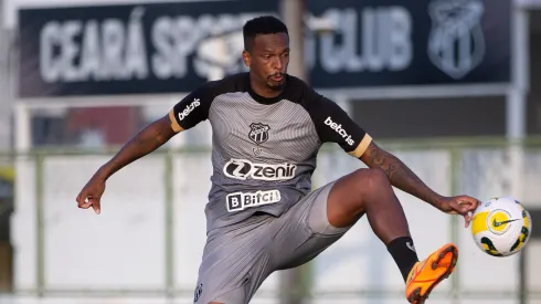 Foto: (Felipe Santos/cearasc.com) – Jô deve ser um dos 11 titulares do Ceará na próxima rodada do Brasileirão
