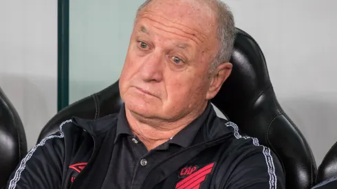 Foto: (Robson Mafra/AGIF) - Felipão, do Athletico-PR, rasgou elogios ao Fortaleza