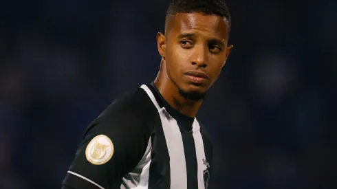 Foto: Vitor Silva/Botafogo – Tchê Tchê abre o jogo sobre jogar na lateral
