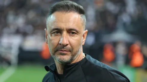 Foto: Marcello Zambrana/AGIF – Vitor Pereira vira assunto na torcida do Flamengo
