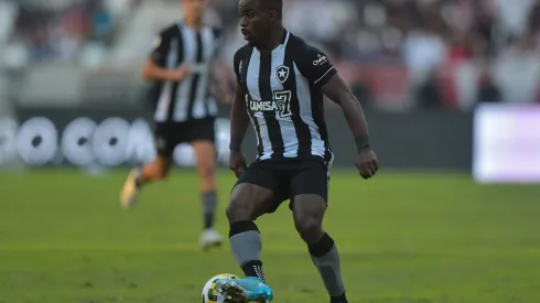 Thiago Ribeiro/AGIF- Kayque, volante do Botafogo
