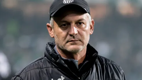 Foto: Robson Mafra/AGIF - Titular com Lisca perde espaço no comando de Orlando Ribeiro no Santos