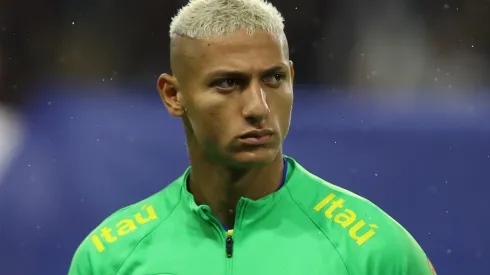 Photo by Dean Mouhtaropoulos/Getty Images – Diagnóstico de Richarlison é divulgado
