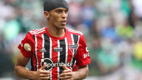 Foto: Marcello Zambrana/AGIF - DM divulga situação de Miranda no São Paulo