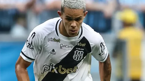 Foto: Pedro H. Tesch/AGIF - Wallisson pode parar em outra equipe do futebol brasileiro