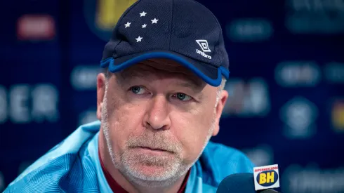 Foto: (Pedro Vale/AGIF) - Mano Menezes, atualmente no Internacional, falou sobre os 'perrengues' que passou no Cruzeiro