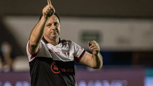 Foto: (Isabela Azine/AGIF) – Rogério Ceni ainda sonha em levar o São Paulo para a Libertadores de 2023
