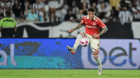 Thiago Ribeiro/AGIF- Fabrício Bustos, lateral-direito do Internacional