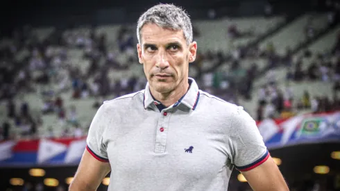 Foto: Lucas Emanuel/AGIF - Vojvoda 'rouba a cena' na torcida do Fortaleza