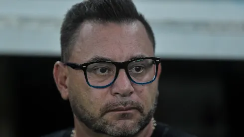 Foto: Thiago Ribeiro/AGIF - Caetano manda a real sobre demissão de Turco