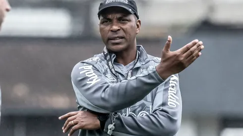 Foto: (Ivan Storti/Santos FC) - Orlando Ribeiro foi obrigado a mexer na escalação do Santos para o jogo contra o Avaí