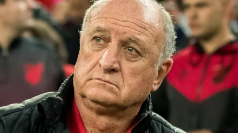 Foto: Robson Mafra/AGIF - Grêmio tem interesse em meio-campista do Athletico-PR