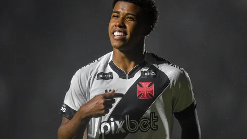 Foto: (Thiago Ribeiro/AGIF) – Andrey, do Vasco, pediu a contratação de um titular do Fluminense
