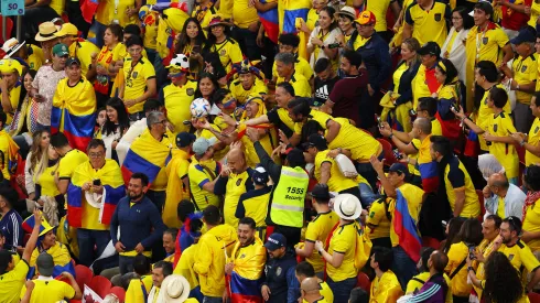 Foto: (Elsa/Getty Images)  – Um torcedor do Equador se envolveu em polêmica com um catari nas arquibancadas do Al Bayt, estádio que recebeu a primeira partida da Copa do Mundo 2022
