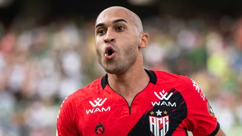 Foto: (Alessandra Torres/AGIF) - Dudu, do Atlético-GO, interessa ao Cruzeiro para 2023