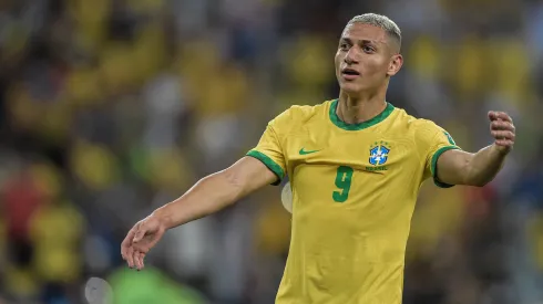 Foto: (Thiago Ribeiro/AGIF) – Richarlison tem sido o 'xodó' da torcida na Seleção Brasileira
