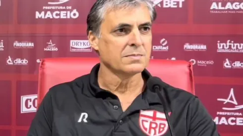 Foto: Reprodução YouTube/ CRB Play - Presidente do CRB confirma acerto com jogador do Vasco