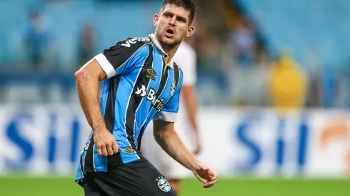 PORTO ALEGRE, BRAZIL – MAY 5: Walter Kannemann of Gremio celebrates their forth goal during the match between Gremio and Fluminense, as part of  Brasileirao Series A 2019, at Arena do Gremio on May 5, 2019, in Porto Alegre, Brazil. (Photo by Lucas Uebel/Getty Images)
