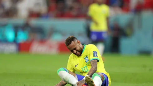 Foto: (Lars Baron/Getty Images) -Neymar virou motivo de preocupação na Seleção Brasileira após a estreia na Copa do Mundo
