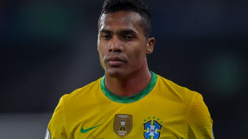 Foto: Thiago Ribeiro/AGIF – Alex Sandro revela dores após vitória do Brasil
