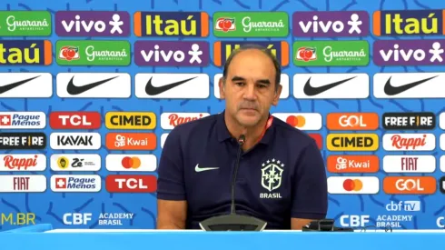 Foto: Reprodução YouTube/CBF TV – Ricardo Gomes comenta sobre situação de Neymar e Danilo
