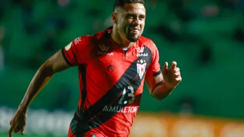 Foto: Luiz Erbes/AGIF - Wellington Rato pode jogar no São Paulo em 2023