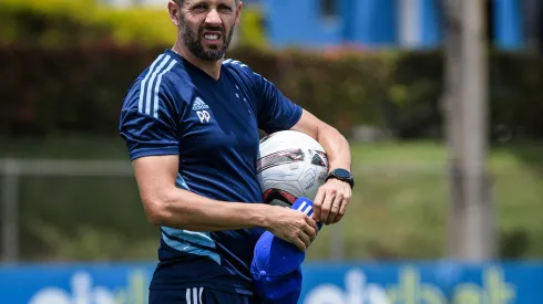 Foto: (Gustavo Aleixo/Cruzeiro) - Paulo Pezzolano deu seu aval para o Cruzeiro emprestar um atacante