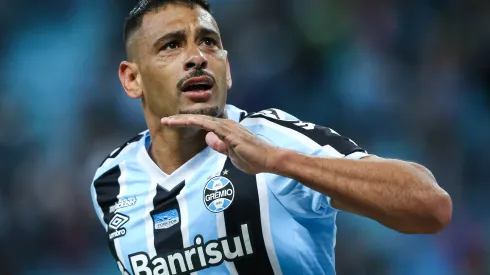 Foto: Pedro H. Tesch/AGIF – Diego Souza renovou com o Grêmio por mais seis meses
