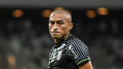 Foto: (Kely Pereira/AGIF) - O Ceará está à procura de um lateral-direito no mercado para suprir a saída de Nino Paraíba