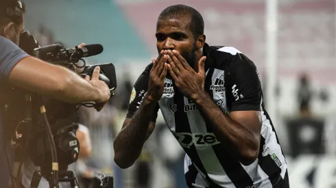 Foto: Kely Pereira/AGIF – Messias deixou o Ceará rumo ao Santos
