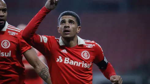 Foto: (Maxi Franzoi/AGIF) – Taison, do Internacional, foi convidado por Titi para atuar no Fortaleza
