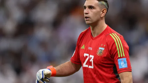 Foto: (Julian Finney/Getty Images) – Emiliano Martínez espera levar a Argentina à taça da Copa do Mundo
