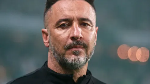 Foto: (Gabriel Machado/AGIF) – Vítor Pereira não contava com um atacante do Flamengo para 2023
